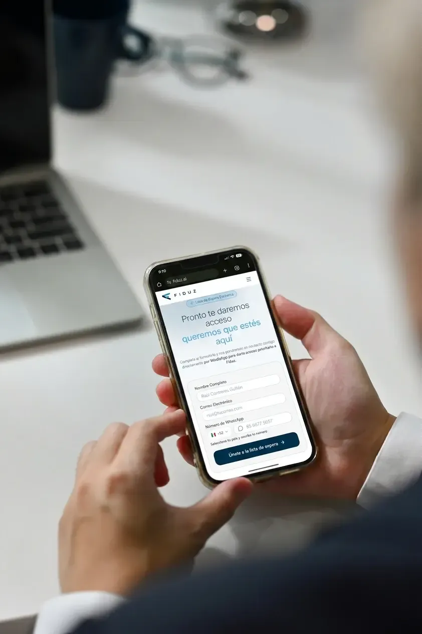 Persona completando su diagnóstico patrimonial en la app de Fiduz
